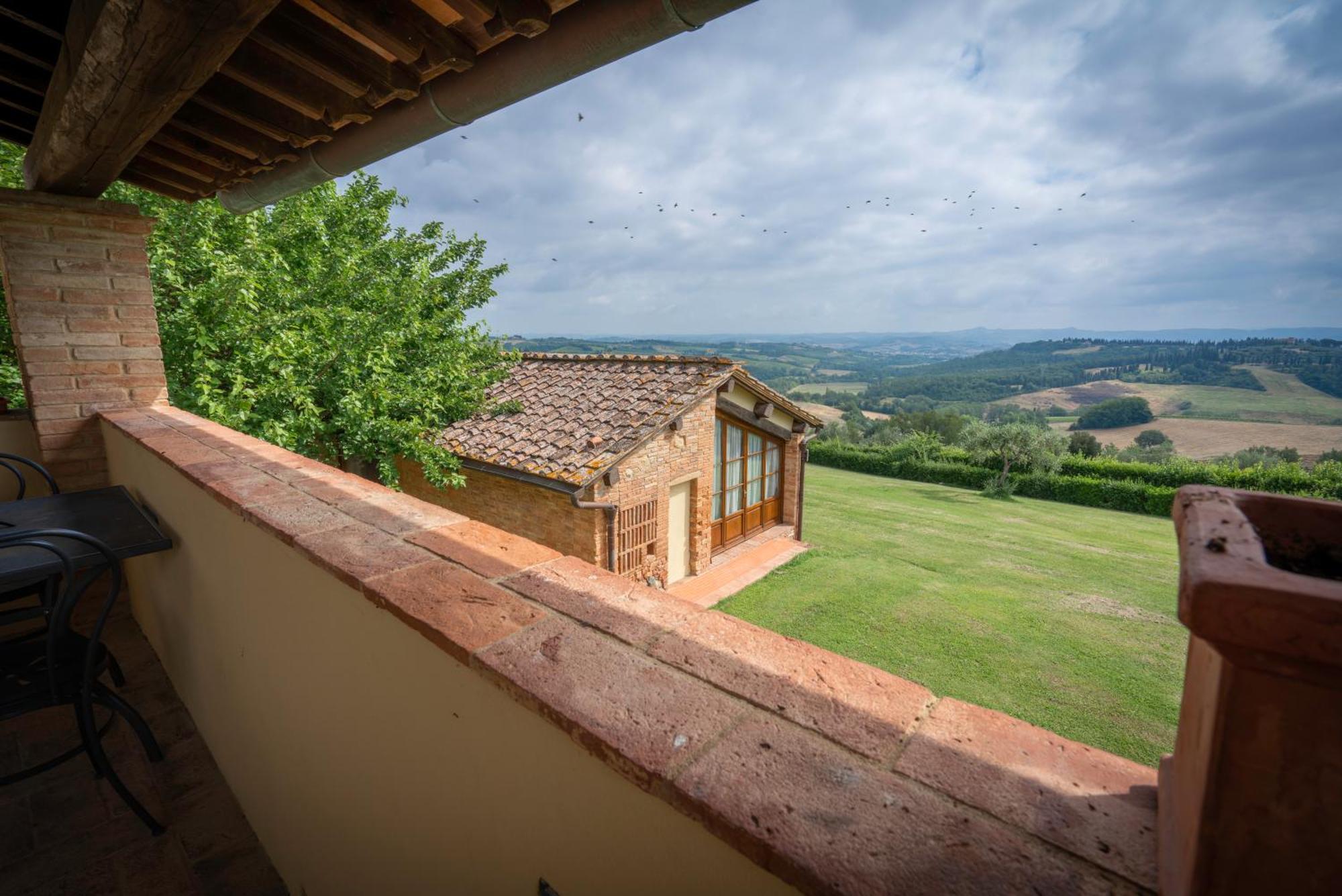 Fattorie Santo Pietro Aparthotel San Gimignano Exterior photo